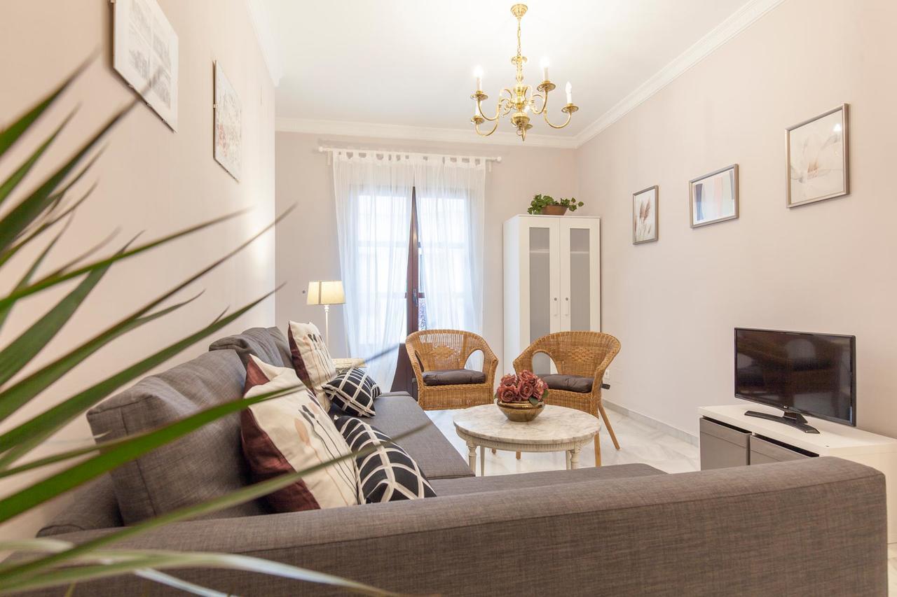 Elegante Apartamento En El Corazon De Sevilla. Luaran gambar