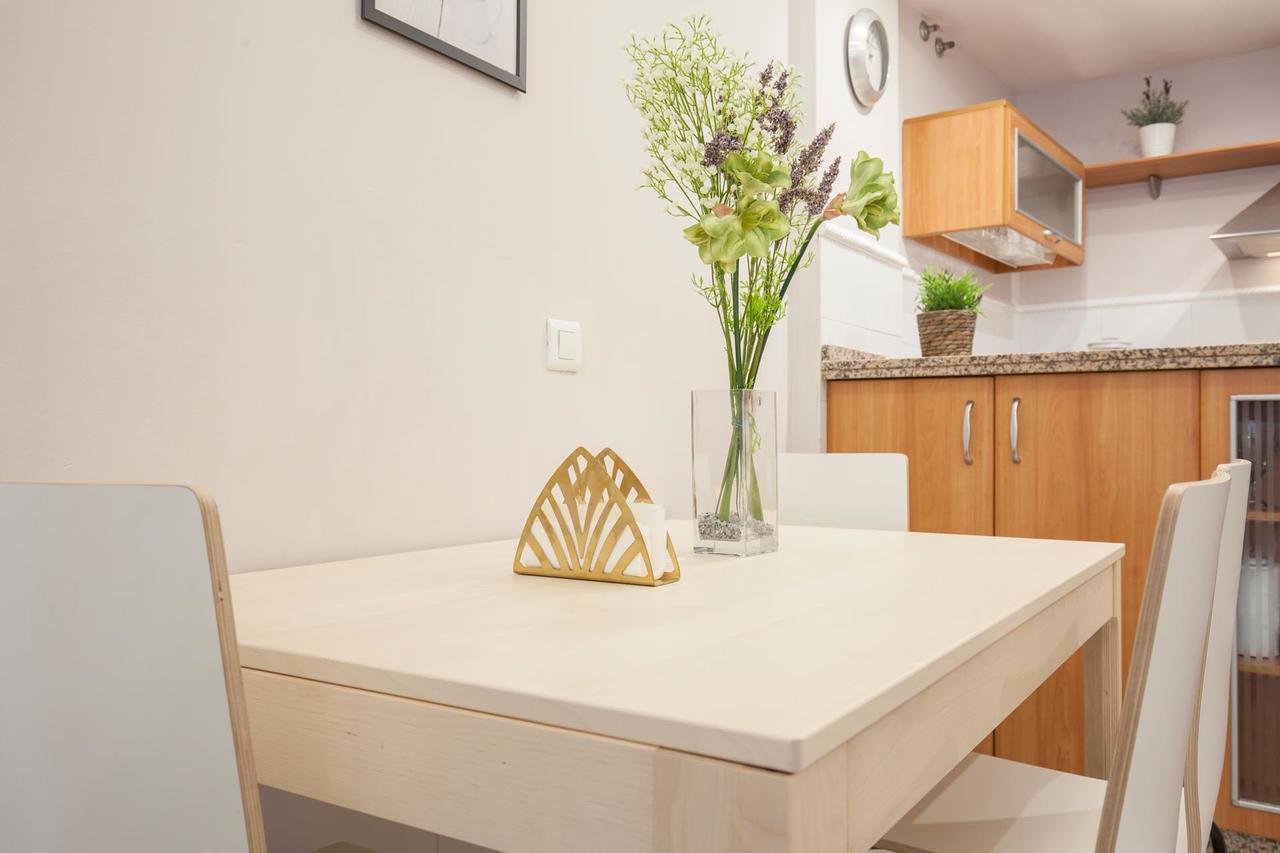 Elegante Apartamento En El Corazon De Sevilla. Luaran gambar