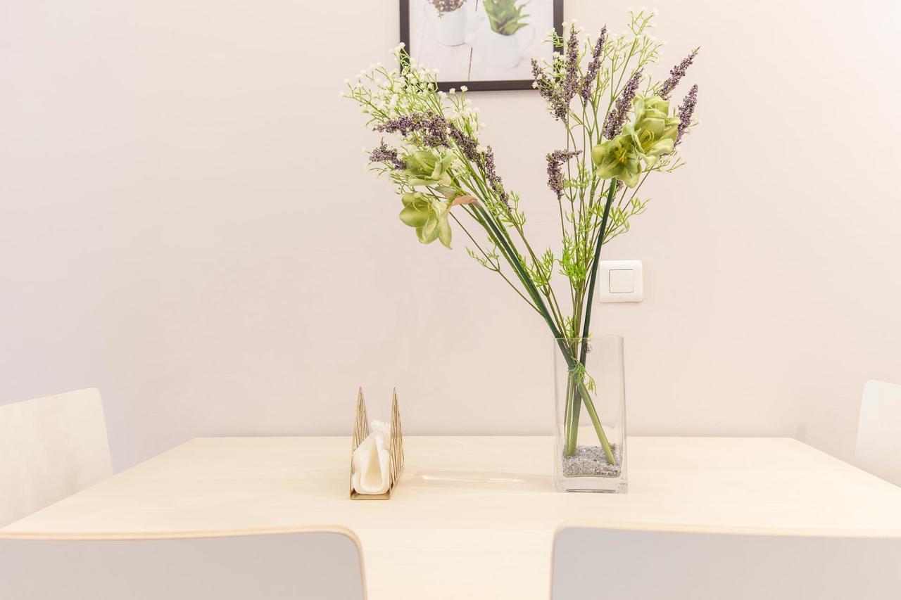 Elegante Apartamento En El Corazon De Sevilla. Luaran gambar