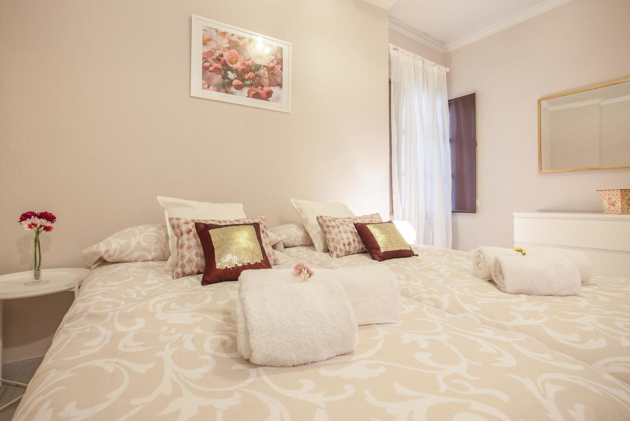 Elegante Apartamento En El Corazon De Sevilla. Luaran gambar