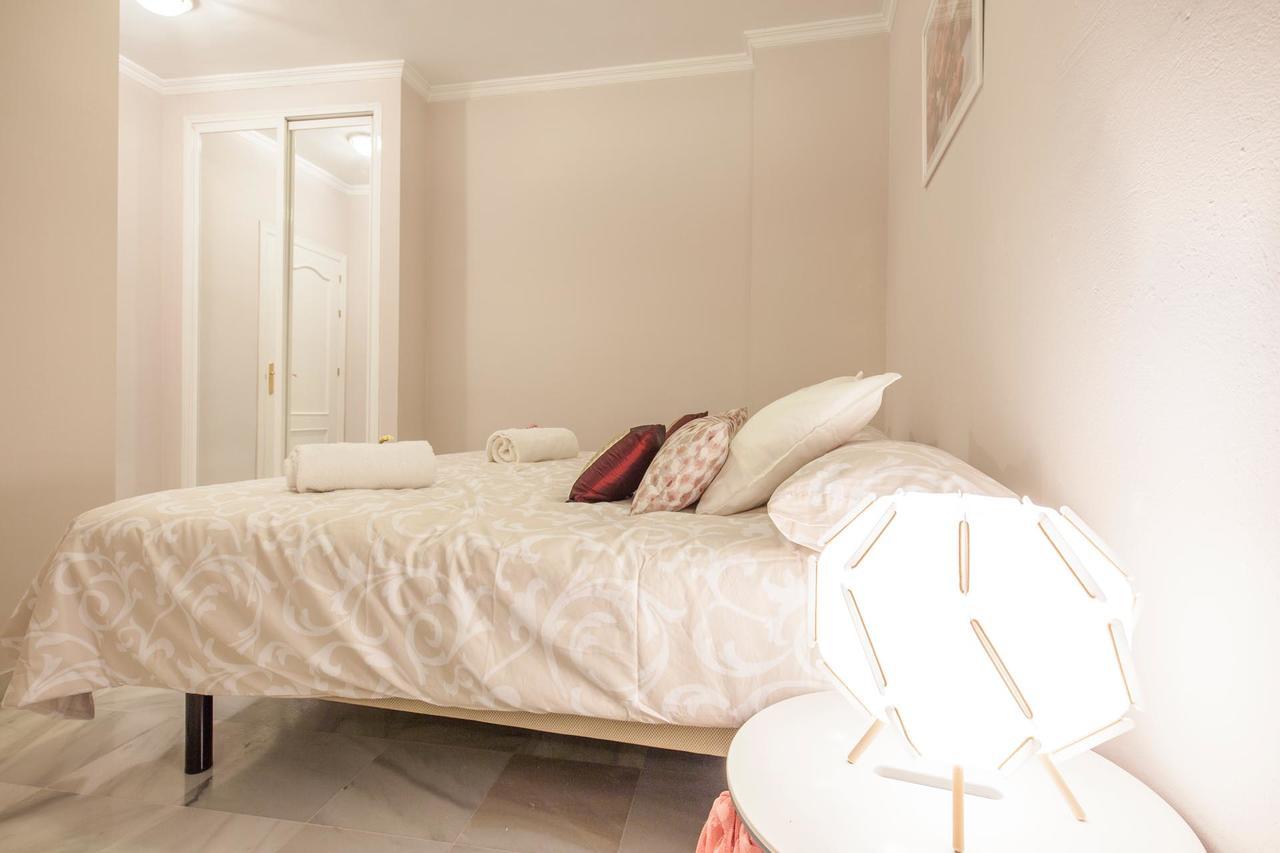 Elegante Apartamento En El Corazon De Sevilla. Luaran gambar