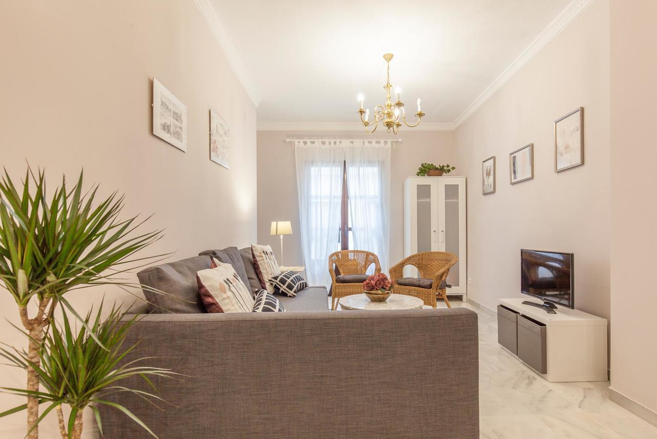 Elegante Apartamento En El Corazon De Sevilla. Luaran gambar