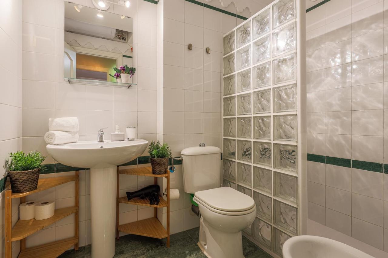 Elegante Apartamento En El Corazon De Sevilla. Luaran gambar